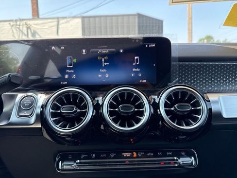 Certified 2025 Mercedes-Benz GLB 250 4MATIC image 23