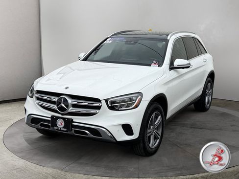 Used 2022 Mercedes-Benz GLC 300 4MATIC w/ Multimedia Package Lite image 3
