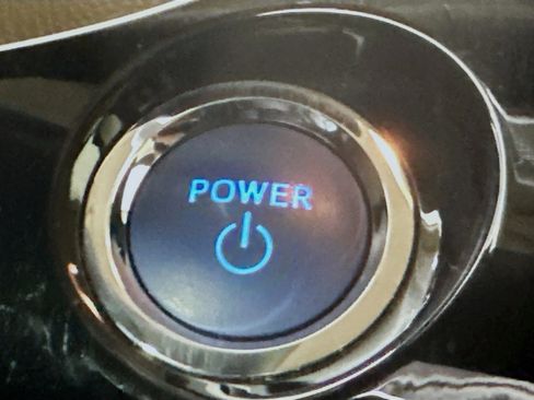 Used 2021 Toyota Prius XLE image 20