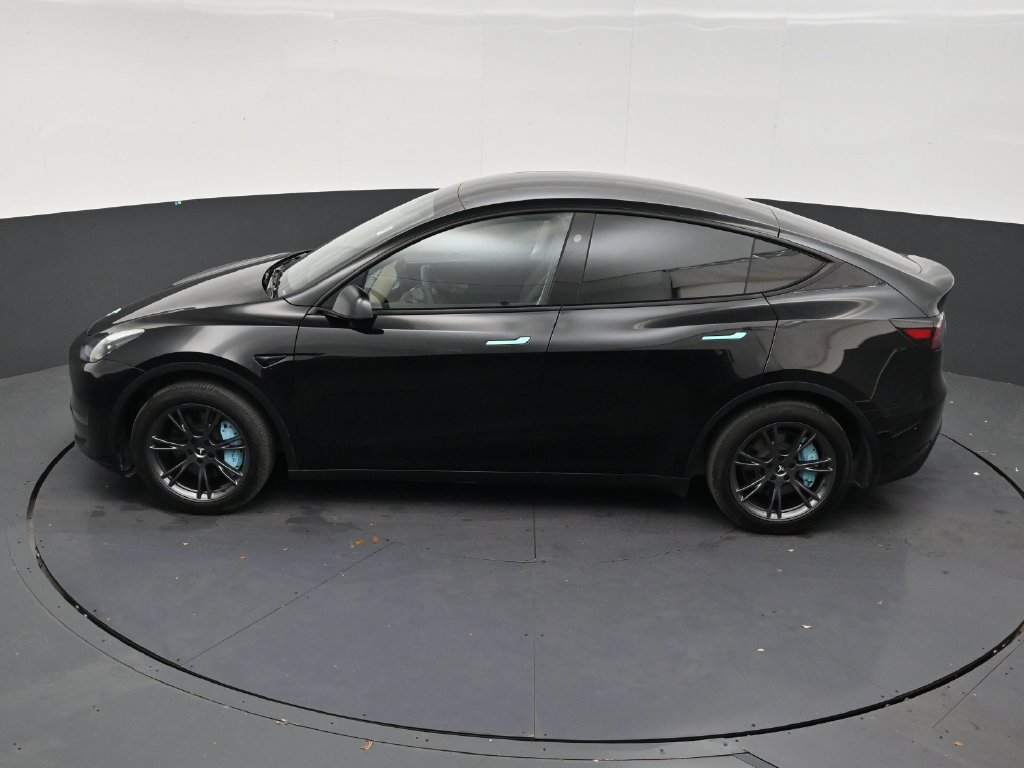 Used 2024 Tesla Model Y Long Range RWD image 12