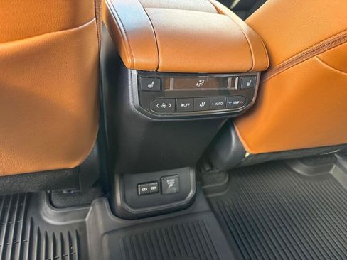 Certified 2026 Toyota Highlander Platinum AWD/4WD image 10