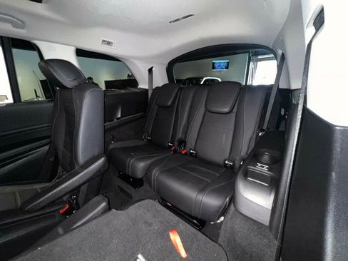 Used 2024 Mercedes-Benz GLS 580 4MATIC image 24