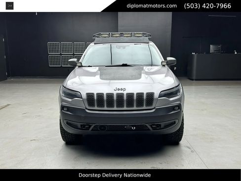 Used 2019 Jeep Cherokee Trailhawk image 11