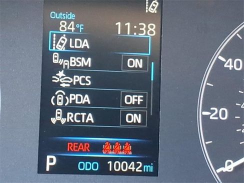 Used 2024 Toyota Corolla Cross LE image 7