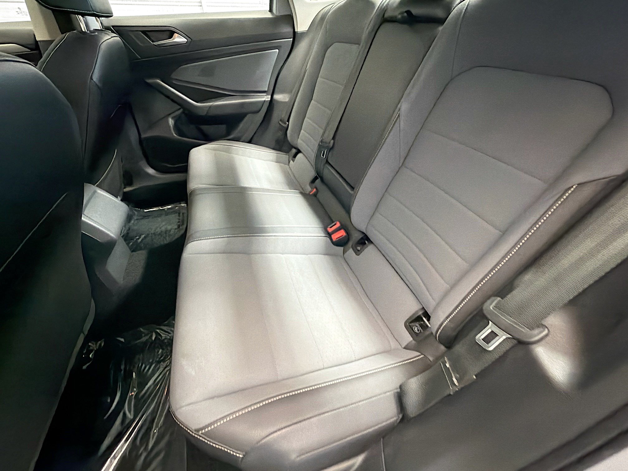 Used 2025 Volkswagen Jetta SE FWD image 13