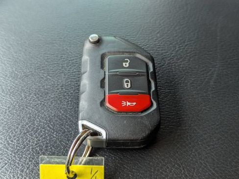 Used 2020 Jeep Wrangler Unlimited Sahara AWD/4WD image 25