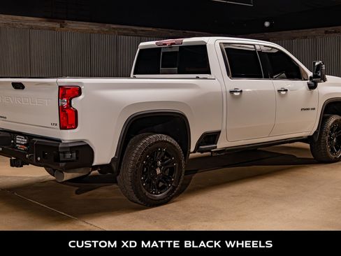 Used 2020 Chevrolet Silverado 2500 LTZ w/ LTZ Premium Package image 9