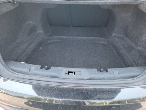 Used 2018 Ford Taurus Limited AWD/4WD image 3