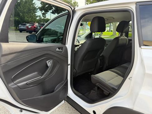 Used 2017 Ford Escape SE FWD image 12