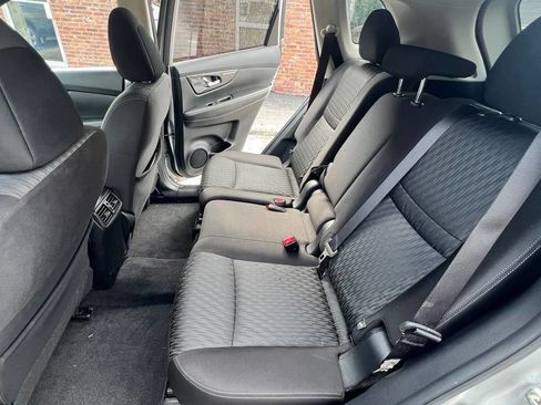 Used 2019 Nissan Rogue SV w/ Sun & Sound Touring Package image 16