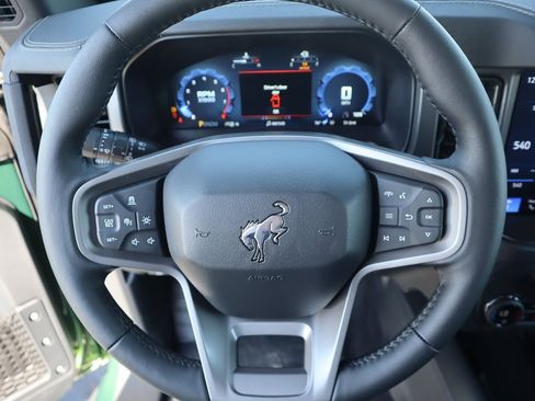 New 2025 Ford Bronco Badlands image 3