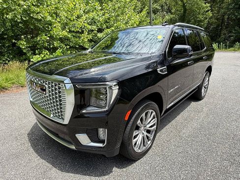 Used 2021 GMC Yukon Denali w/ Denali Premium Package AWD/4WD image 2