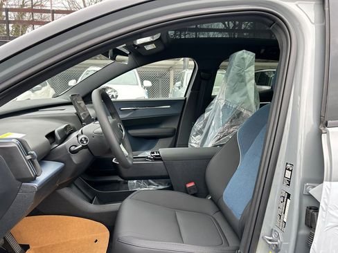 New 2025 Volvo EX30 Plus w/ Protection Package Premier AWD/4WD image 10