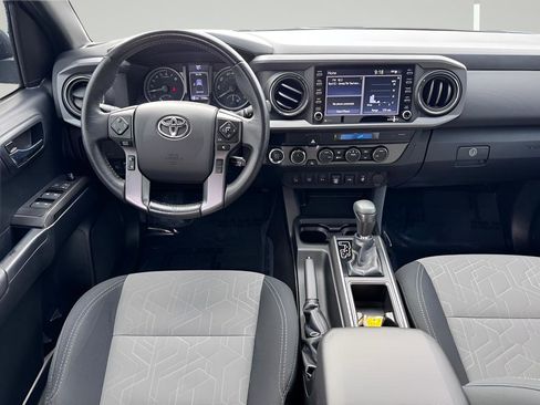 Used 2021 Toyota Tacoma TRD Sport w/ Technology Package image 10