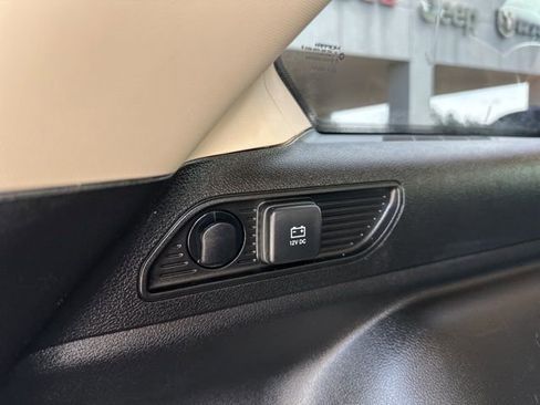 Used 2022 Jeep Grand Cherokee Limited image 43