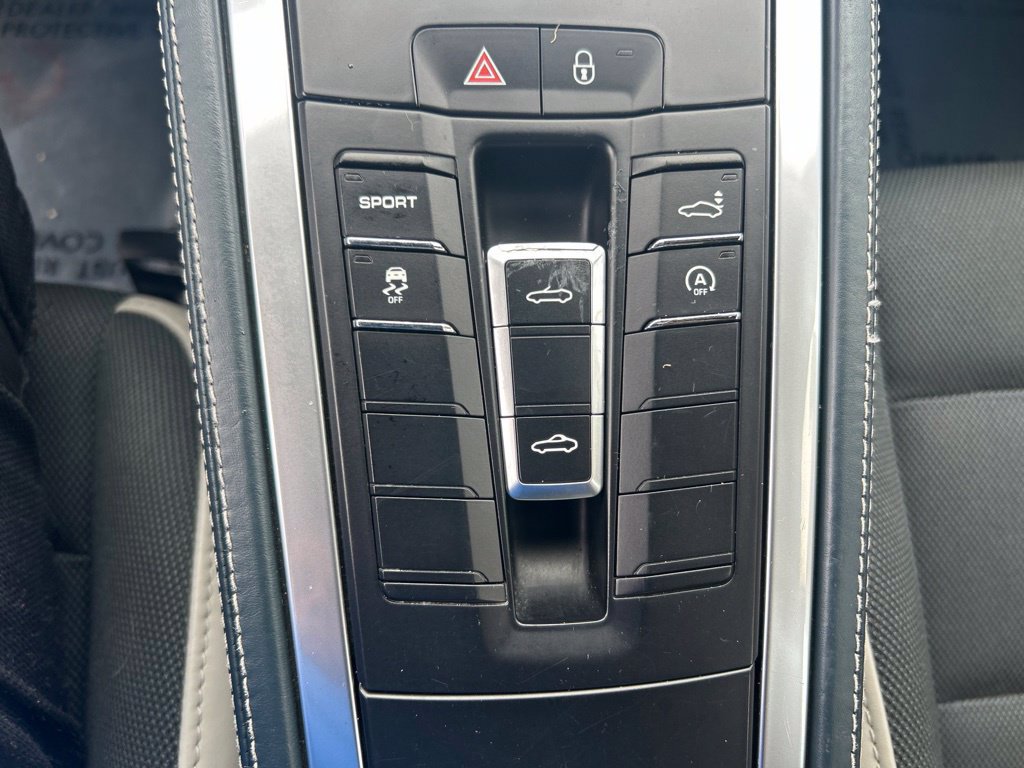 Used 2018 Porsche 718 Boxster RWD image 31