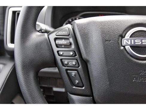 Used 2025 Nissan Frontier SV RWD image 18