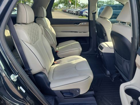 Used 2021 Hyundai Palisade Limited FWD image 12