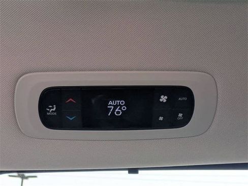 Certified 2024 Chrysler Pacifica Touring-L image 23