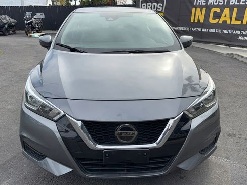 Used 2021 Nissan Versa SV image 3