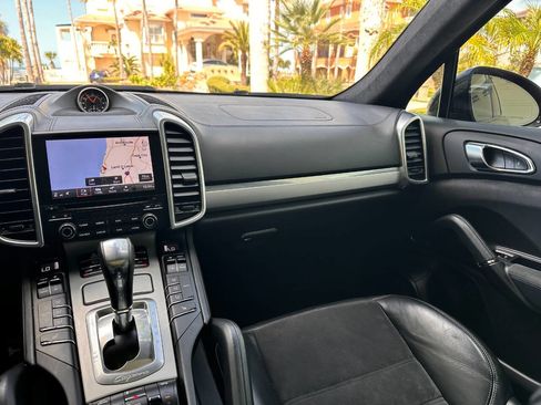 Used 2017 Porsche Cayenne GTS image 13
