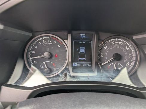 Used 2021 Toyota Tacoma TRD Sport w/ Technology Package AWD/4WD image 15