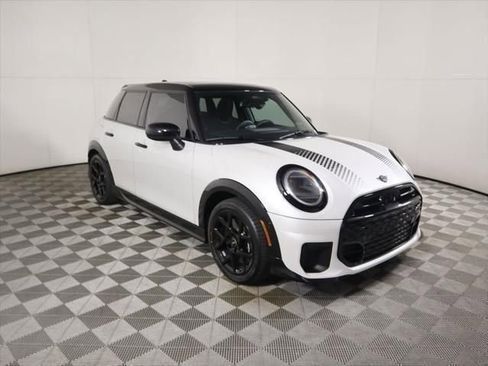 New 2026 MINI Cooper S image 2