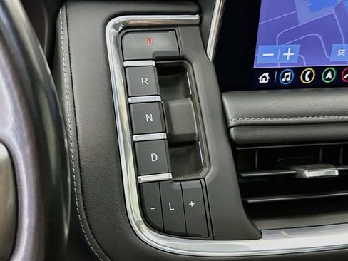 Used 2021 Chevrolet Tahoe LT w/ Rear Media and Nav Package AWD/4WD image 17