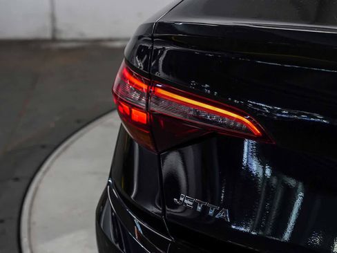 Used 2019 Volkswagen Jetta SEL FWD image 11
