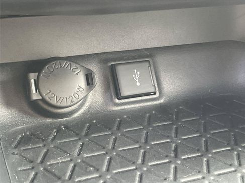 Used 2020 Toyota RAV4 XLE Premium AWD/4WD image 25