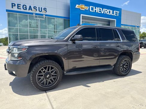 Used 2017 Chevrolet Tahoe LT AWD/4WD image 2