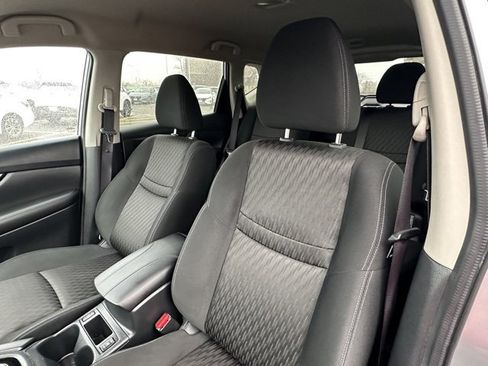 Used 2017 Nissan Rogue SV w/ SV Premium Package image 29