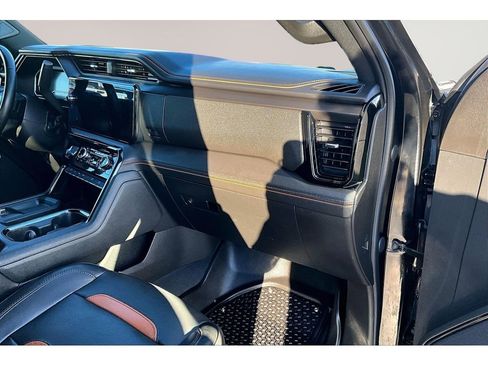 Used 2024 GMC Sierra 2500 AT4 w/ AT4 Premium Plus Package image 22