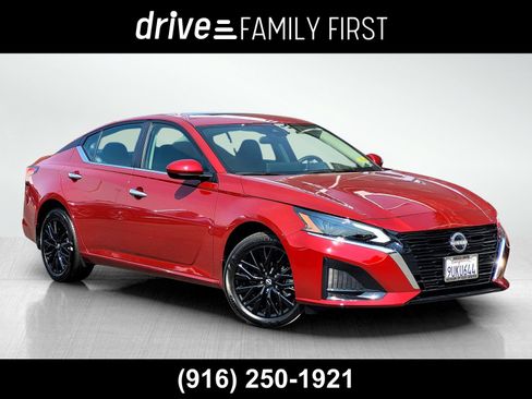 Used 2025 Nissan Altima 2.5 SV w/ SV Special Edition Package AWD/4WD image 1
