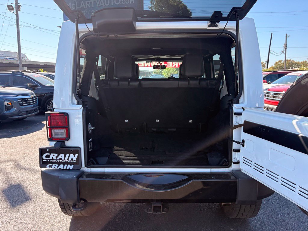 Used 2018 Jeep Wrangler Unlimited Sahara AWD/4WD image 7