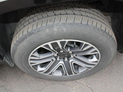 Used 2024 Jeep Wagoneer L Series II w/ Flexible Seating Group image 8