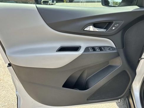 Used 2020 Chevrolet Equinox LS FWD image 18