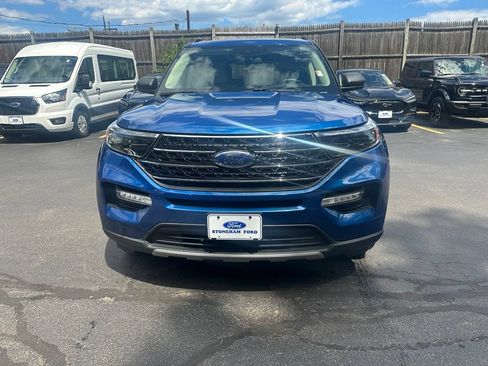 Used 2020 Ford Explorer XLT w/ Equipment Group 202A AWD/4WD image 2