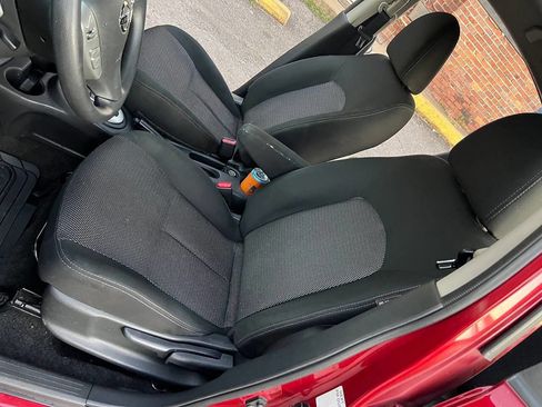 Used 2019 Nissan Versa SV image 11