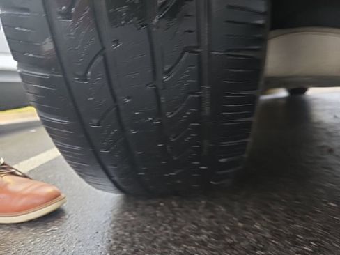 Used 2020 Land Rover Discovery Landmark image 6