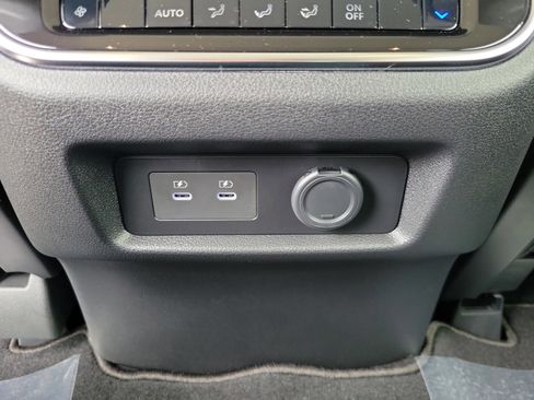 New 2026 Nissan Armada SV image 10