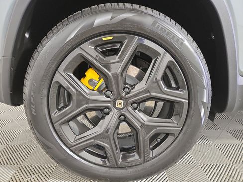 Used 2024 Rivian R1S Adventure AWD/4WD image 12