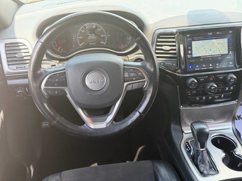 Used 2021 Jeep Grand Cherokee Laredo X RWD image 13