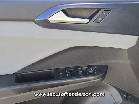 Used 2022 Volkswagen Taos SE FWD image 20