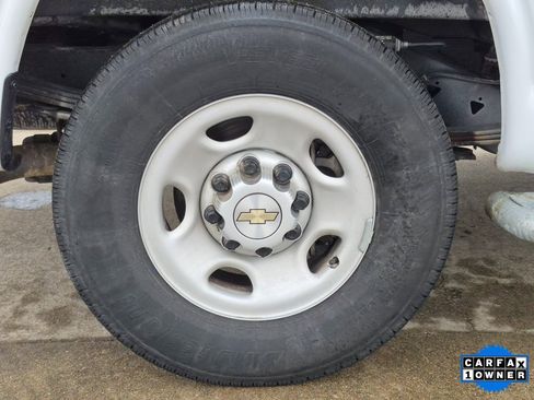 Used 2024 Chevrolet Express 2500 Work Van w/ Driver Convenience Package image 19