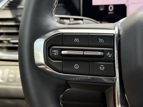 Used 2024 GMC Acadia Denali w/ Super Cruise Package FWD image 11