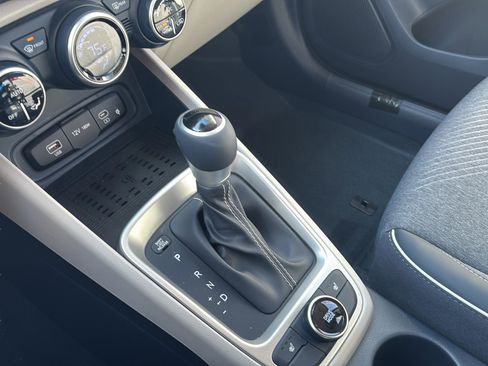 New 2026 Hyundai Venue SEL image 18