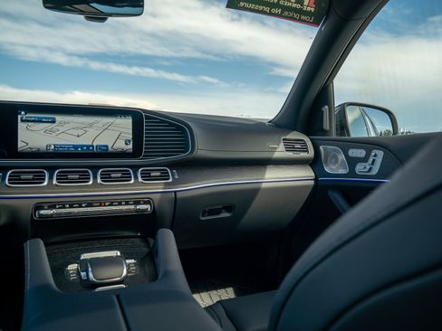 Certified 2025 Mercedes-Benz GLS 450 4MATIC image 24