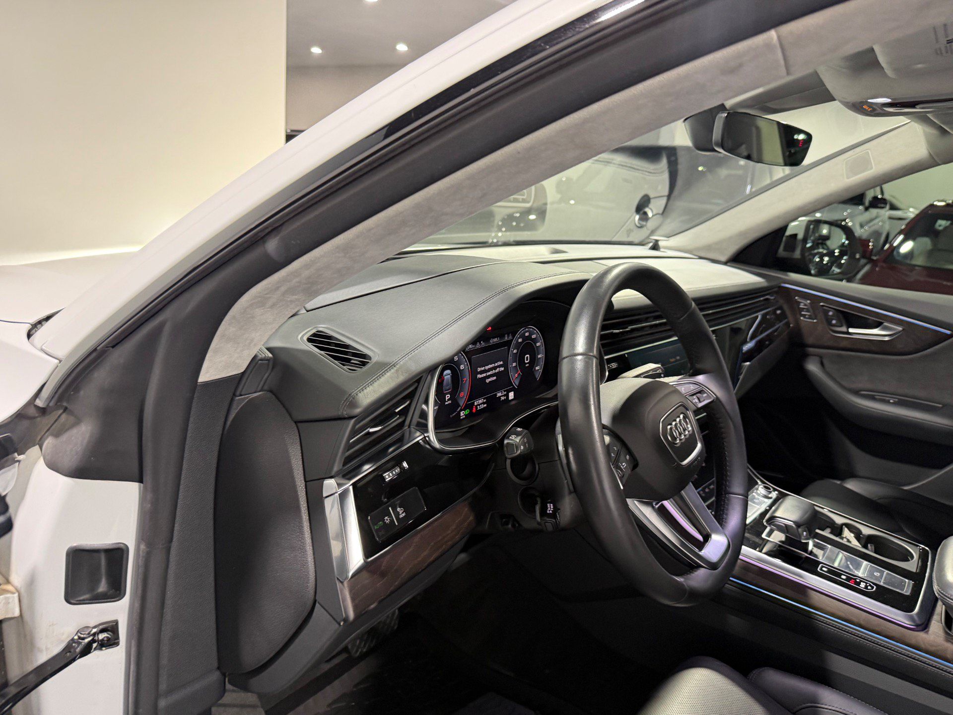 Used 2019 Audi Q8 Prestige w/ Luxury Package AWD/4WD image 24