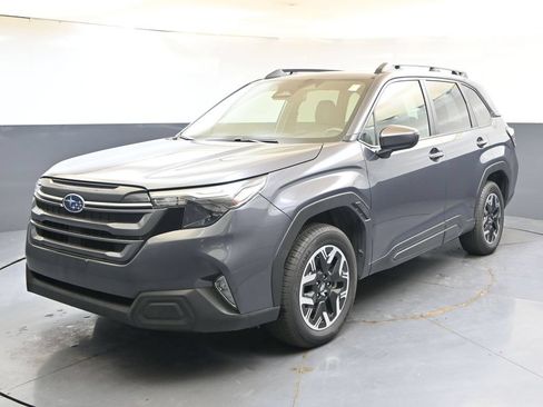 Used 2025 Subaru Forester Premium AWD/4WD image 1